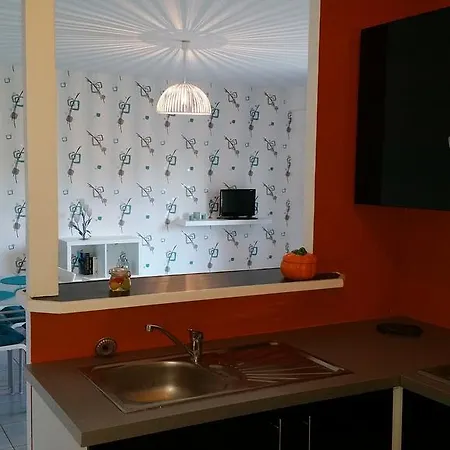 Les Charmilles Apartment *
