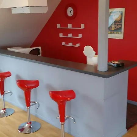 Les Charmilles Apartment *